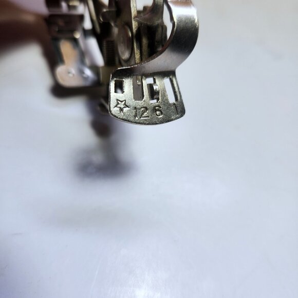 Singer Ruffler Foot Attachment 86742 For Singer Sewing Machine Low Shank - Picture 7 of 8